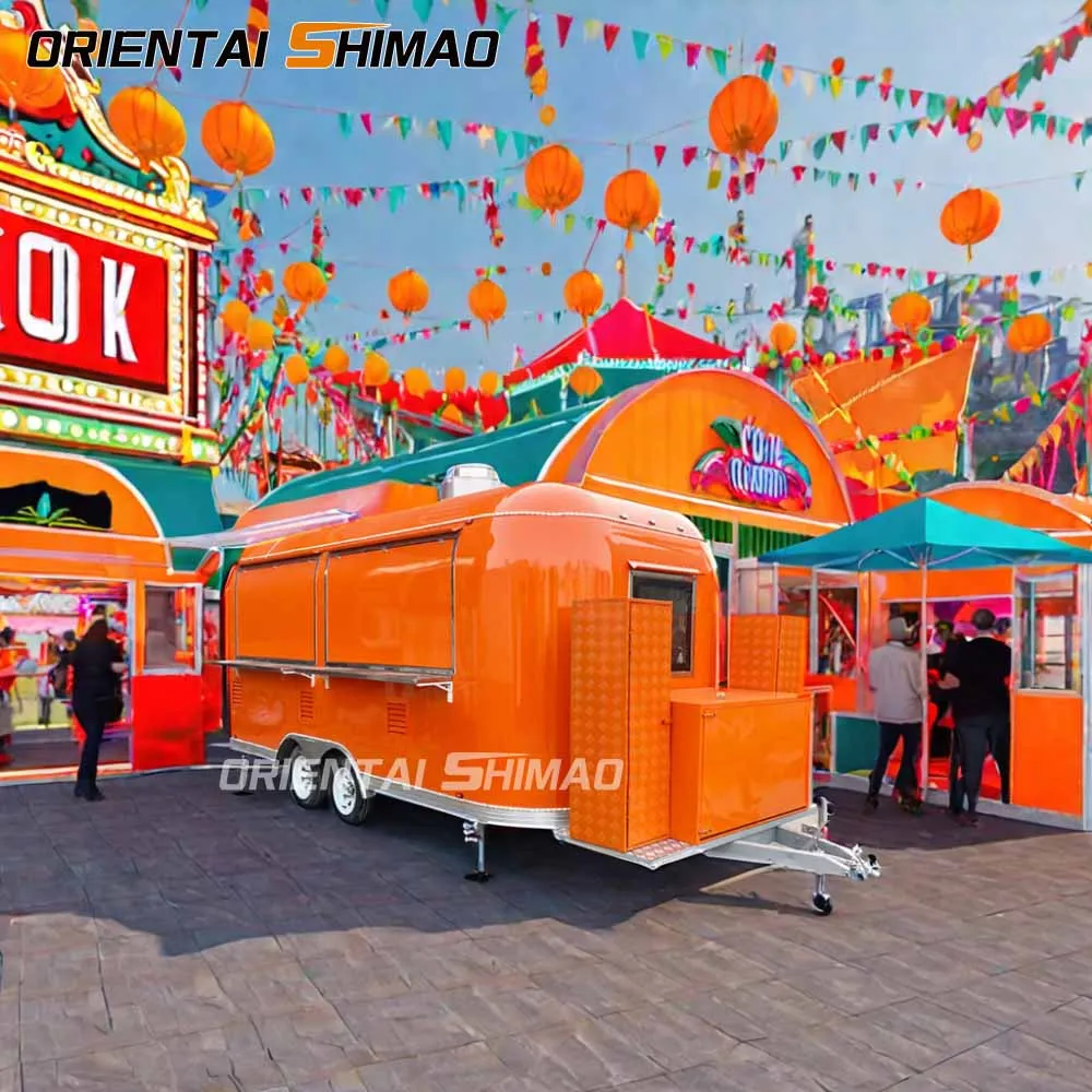Yaz gündönümü kutlamaları, yemek ziyafeti getiren seyyar yemek treyleriyle dolup taşıyor